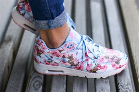 nike air max thea blumenmuster